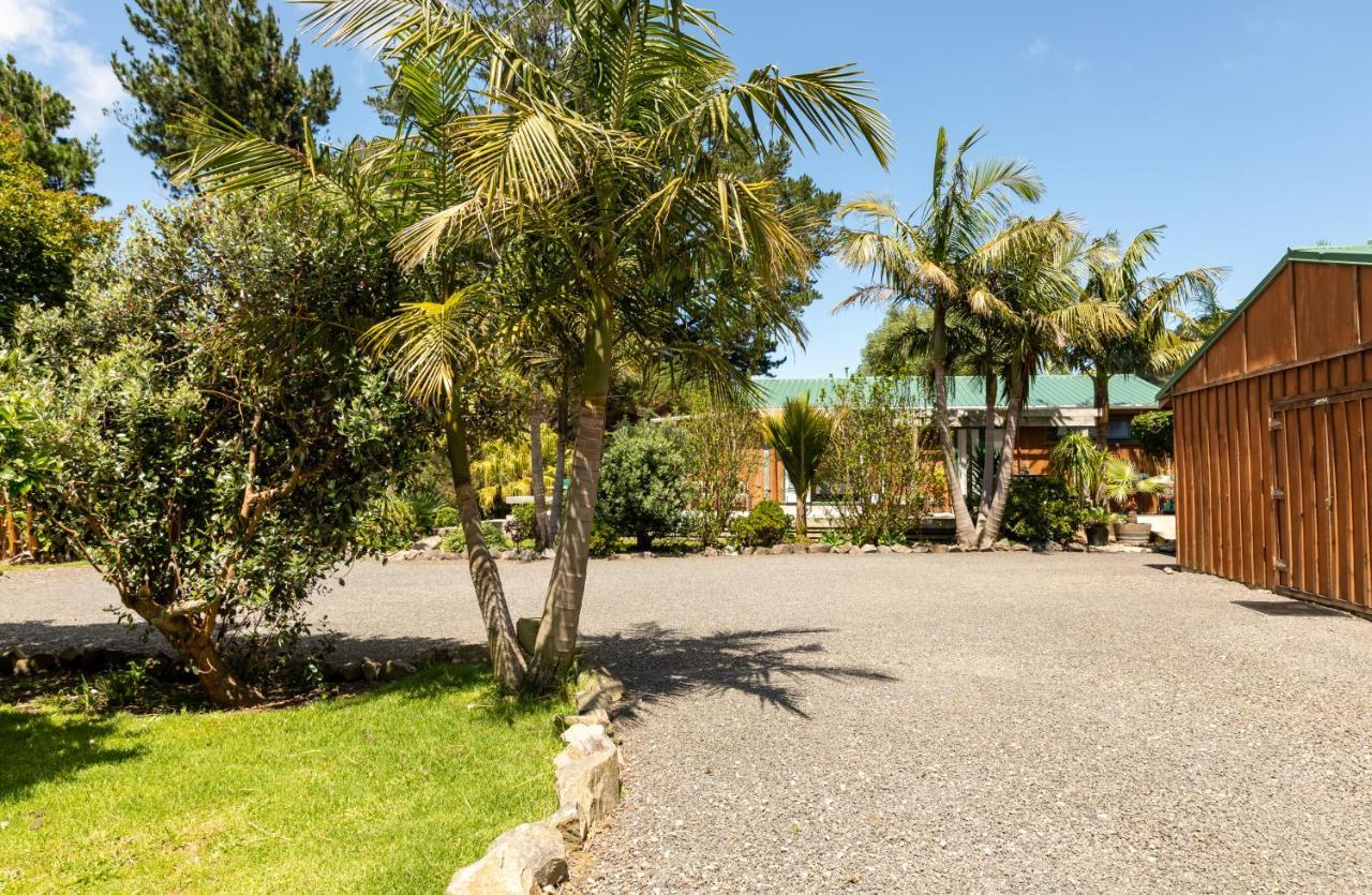 Aotea Lodge Great Barrier Tryphena Exterior photo